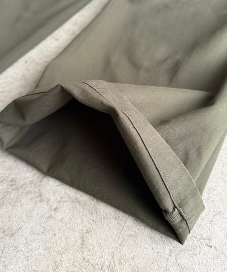 side adjust chino pants