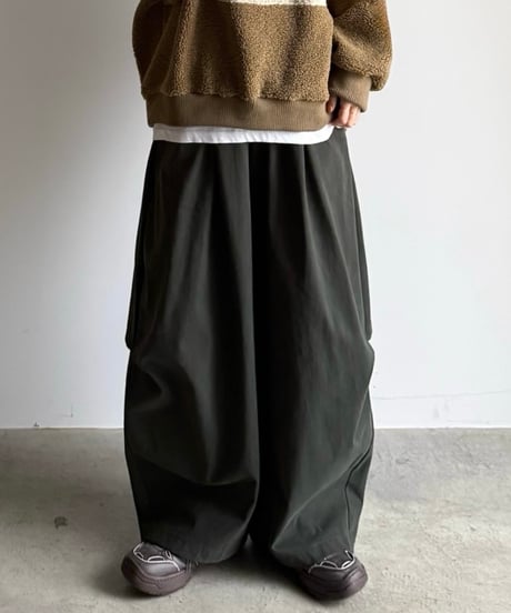 wide oval pants