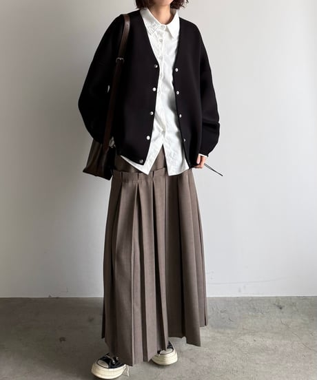 box pleats long skirt