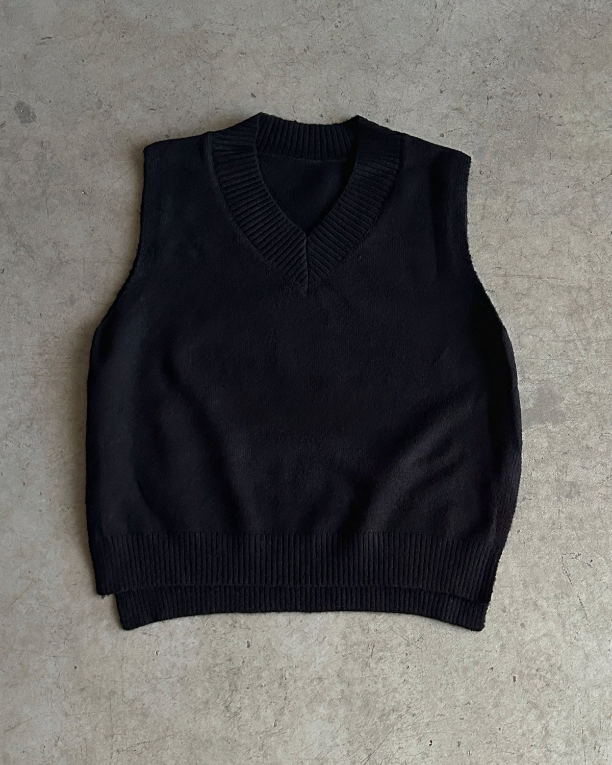 V neck knit vest | ARULLE