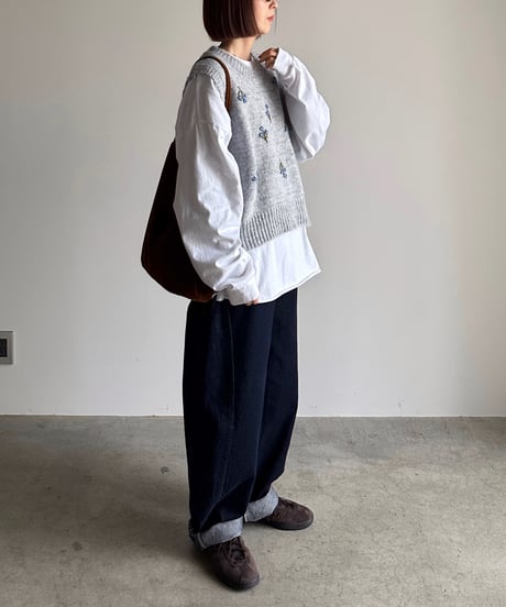 crew neck flower vest