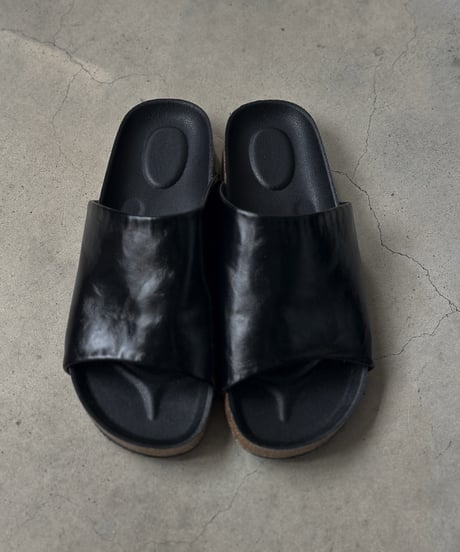simple flat sandal