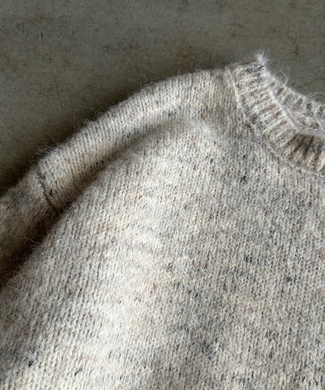 mix color crew neck knit
