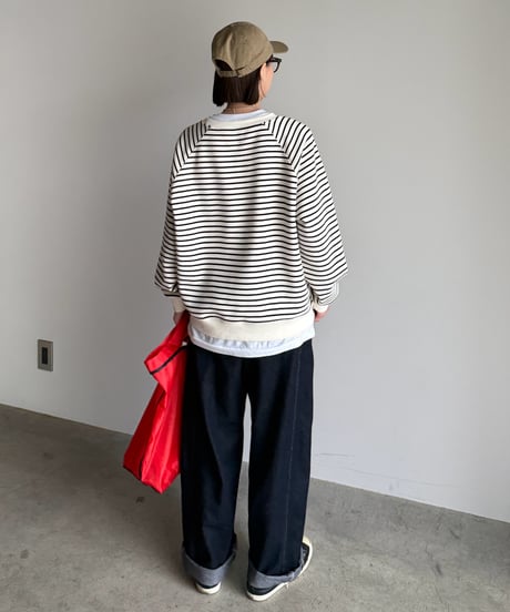border raglan pullover