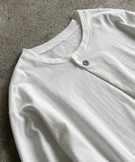 neck button long t-shirt