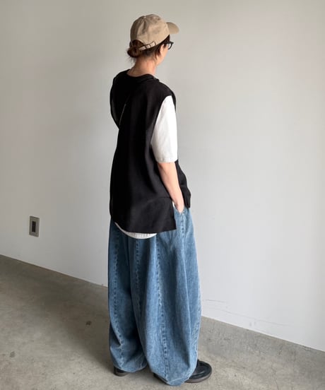 loose oval denim