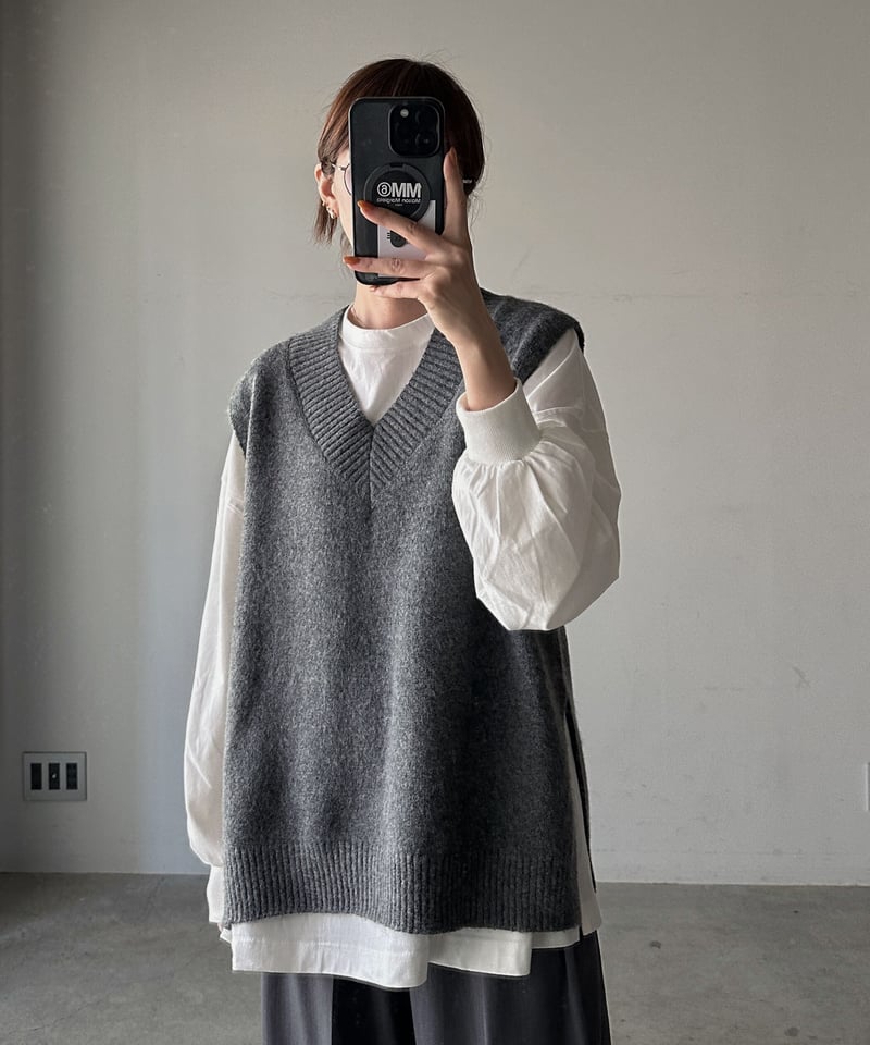 V neck knit vest | ARULLE V neck knit vest | ARULLE