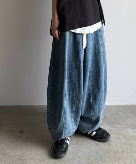 loose oval denim