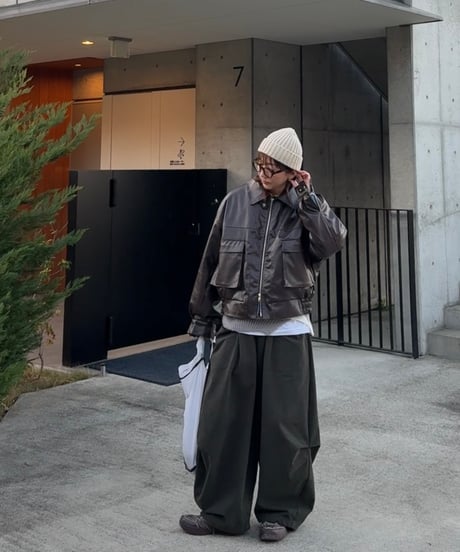 wide oval pants