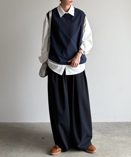 crew neck sweat vest