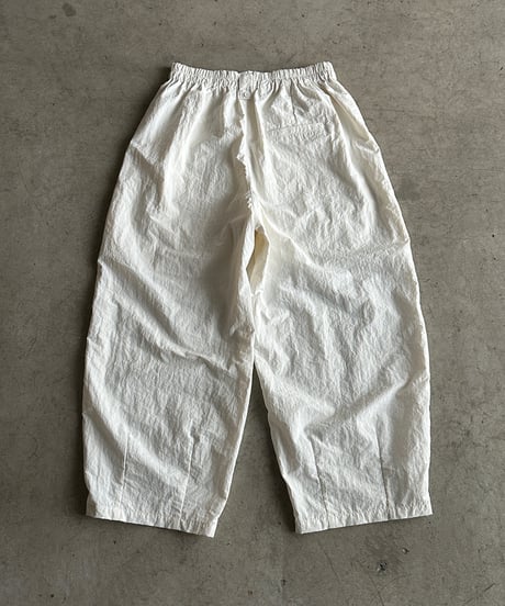 loose tapered wide pants