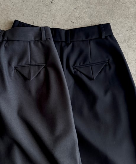 wide oval slacks