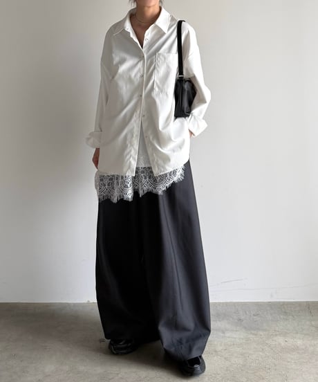 wide oval slacks