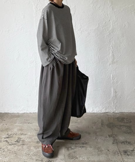 side drost  border t-shirt