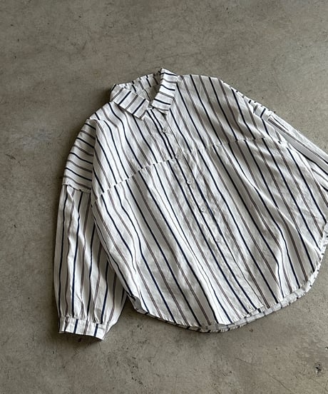 neckline open stripe shirt【10月初旬～中旬入荷】