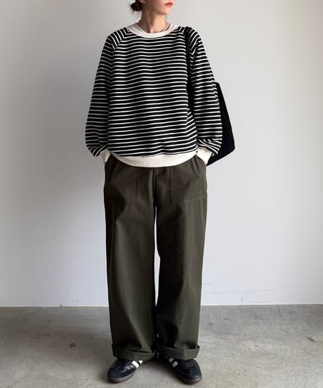 border raglan pullover