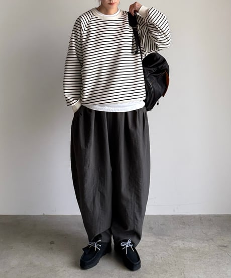 border raglan pullover