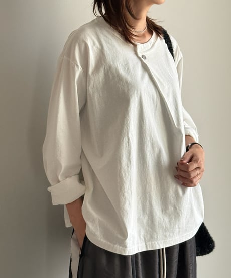 neck button long t-shirt