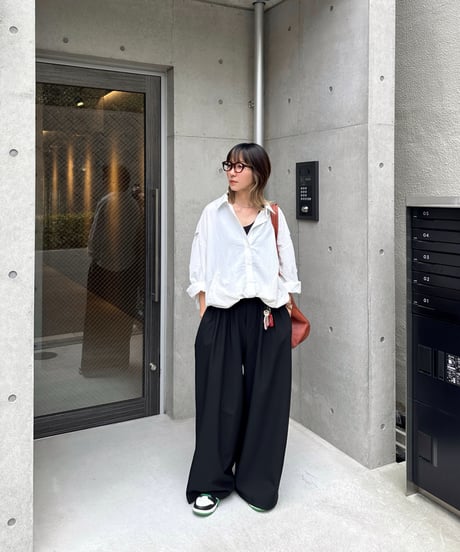 tuck wide slacks
