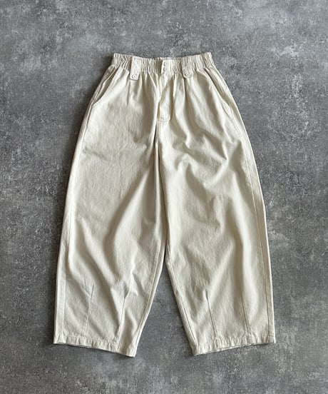 loose tapered pants