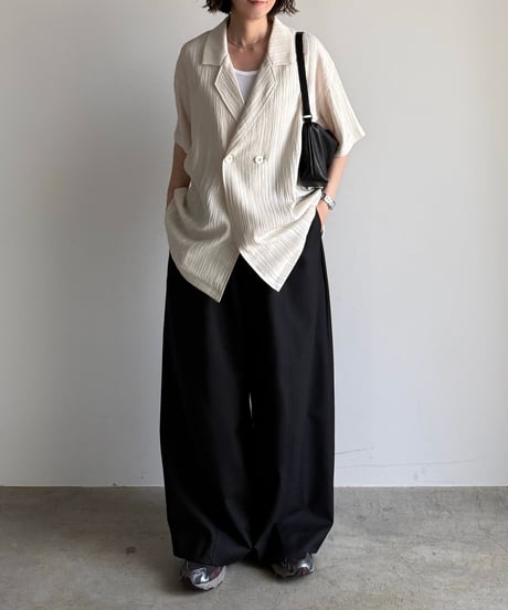 wide oval slacks