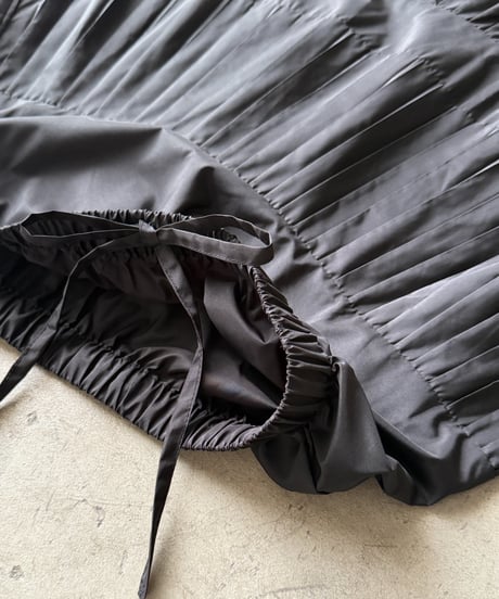 tuck pleats flare skirt