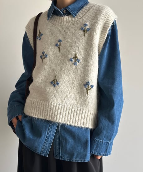crew neck flower vest