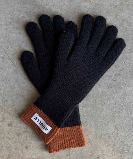 bicolor knit gloves