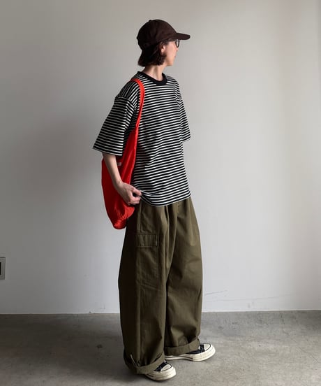 back tag border t-shirt