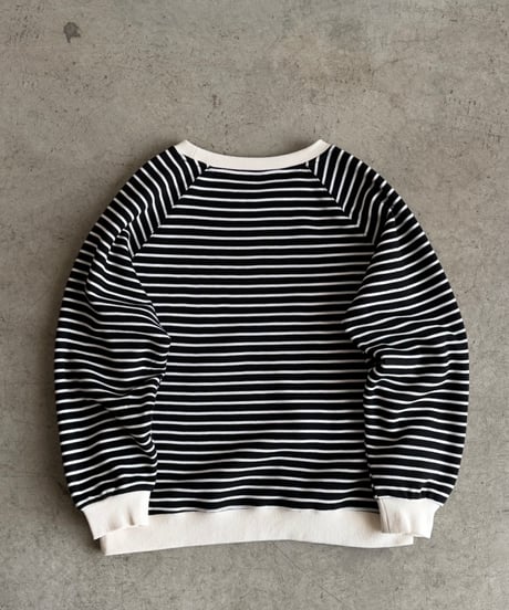 border raglan pullover