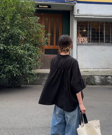 back gather sheer shirt【一部予約】
