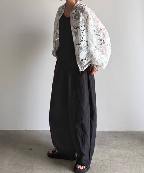 loose tapered wide pants