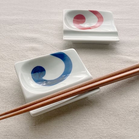 【波佐見焼】aiyu（アイユー）重宝皿　渦　青　箸置き＆醤油・薬味皿【メール便アイテム】