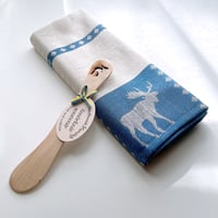 Skandinavisk Hemslojd　北欧キッチンタオル＆木製バターナイフ　ギフトセット　ヘラジカ「ブルー」（1点までメール便配送）