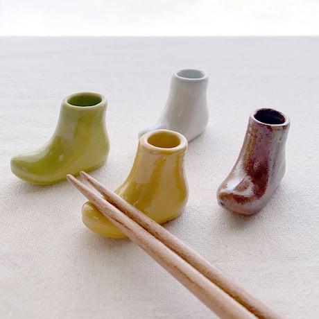 【波佐見焼】aiyu（アイユー）一輪はしおき　ブーツ　グリーン　箸置き＆一輪挿し＆つまようじ挿し兼用　【メール便アイテム】  のコピー