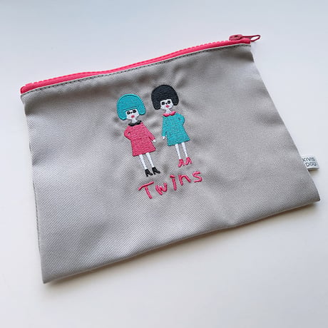 KIVISDOU　コミカル刺繍 ポーチ　グレー　ボブヘアーの双子ちゃん　【メール便対応】