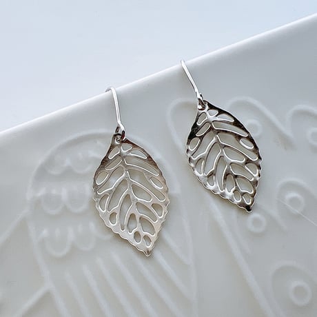 Flow accessories  シルバーリーフピアス/イヤリング【メール便アイテム】