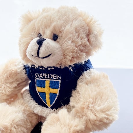 【NORDIC SOUVENIR】テディベア・スウェーデンロゴセーター13cm