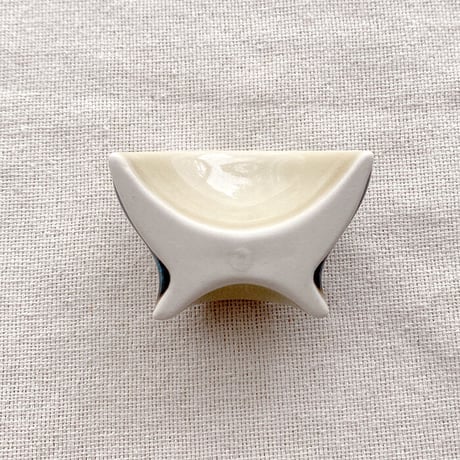 【波佐見焼】西海陶器くらわんか碗 箸置　ブラウン　箸置き はしおき カトラリーレスト【メール便アイテム】