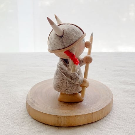 Skandinavisk Hemslojd　北欧フィギュア　バイキングガール
