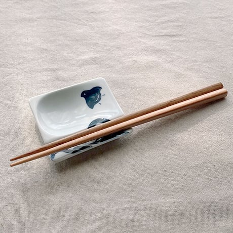 【波佐見焼】aiyu（アイユー）重宝皿　波に千鳥 青　箸置き＆醤油・薬味皿【メール便アイテム】