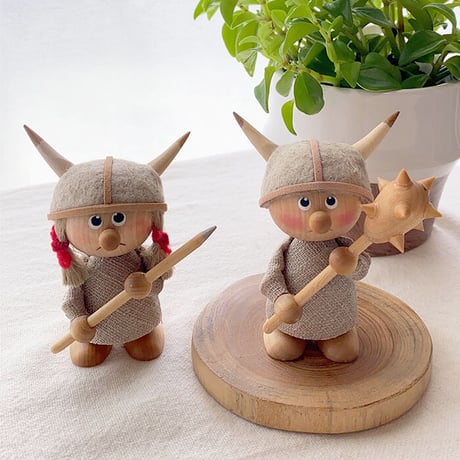 Skandinavisk Hemslojd　北欧フィギュア　バイキングガール