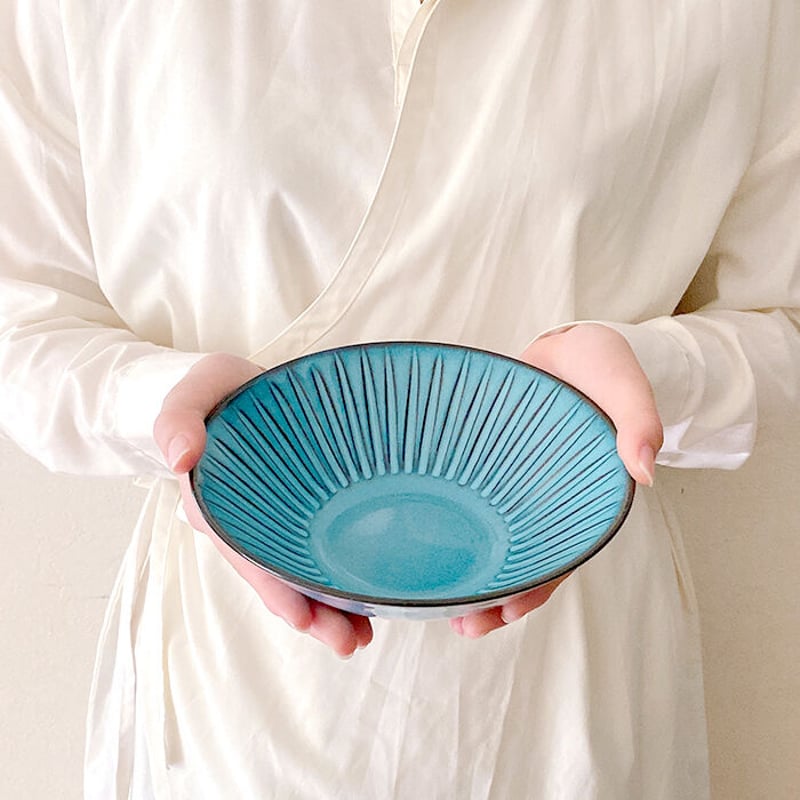 浜陶【波佐見焼】BLUE彫 反ボウル（中） 深皿 サラダボウル 丼 | Flow