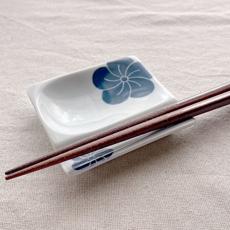【波佐見焼】aiyu（アイユー）重宝皿　梅　青　箸置き＆醤油・薬味皿【メール便アイテム】