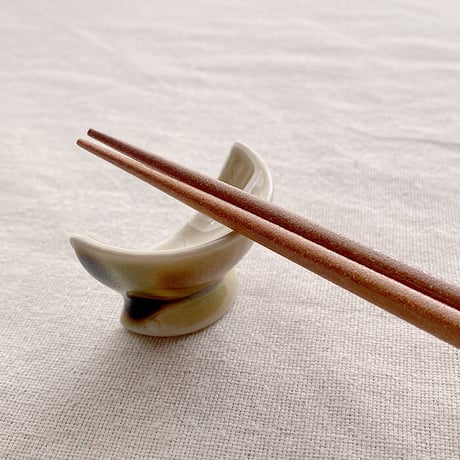 【波佐見焼】西海陶器くらわんか碗 箸置　ブラウン　箸置き はしおき カトラリーレスト【メール便アイテム】