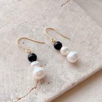 Flow accessories 淡水パール＆オニキス ピアス/イヤリング【メール便アイテム】