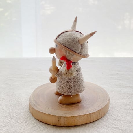 Skandinavisk Hemslojd　北欧フィギュア　バイキングガール