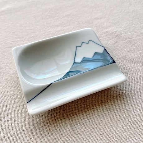 【波佐見焼】aiyu（アイユー）重宝皿　富士山 青　箸置き＆醤油・薬味皿　【メール便アイテム】