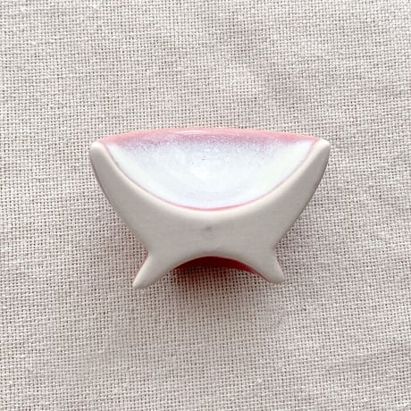 【波佐見焼】西海陶器くらわんか碗 箸置　ダークピンク　箸置き はしおき カトラリーレスト【メール便アイテム】