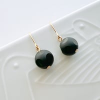 Flow accessories  オニキスラウンドカットゴールドピアス/イヤリング【メール便アイテム】